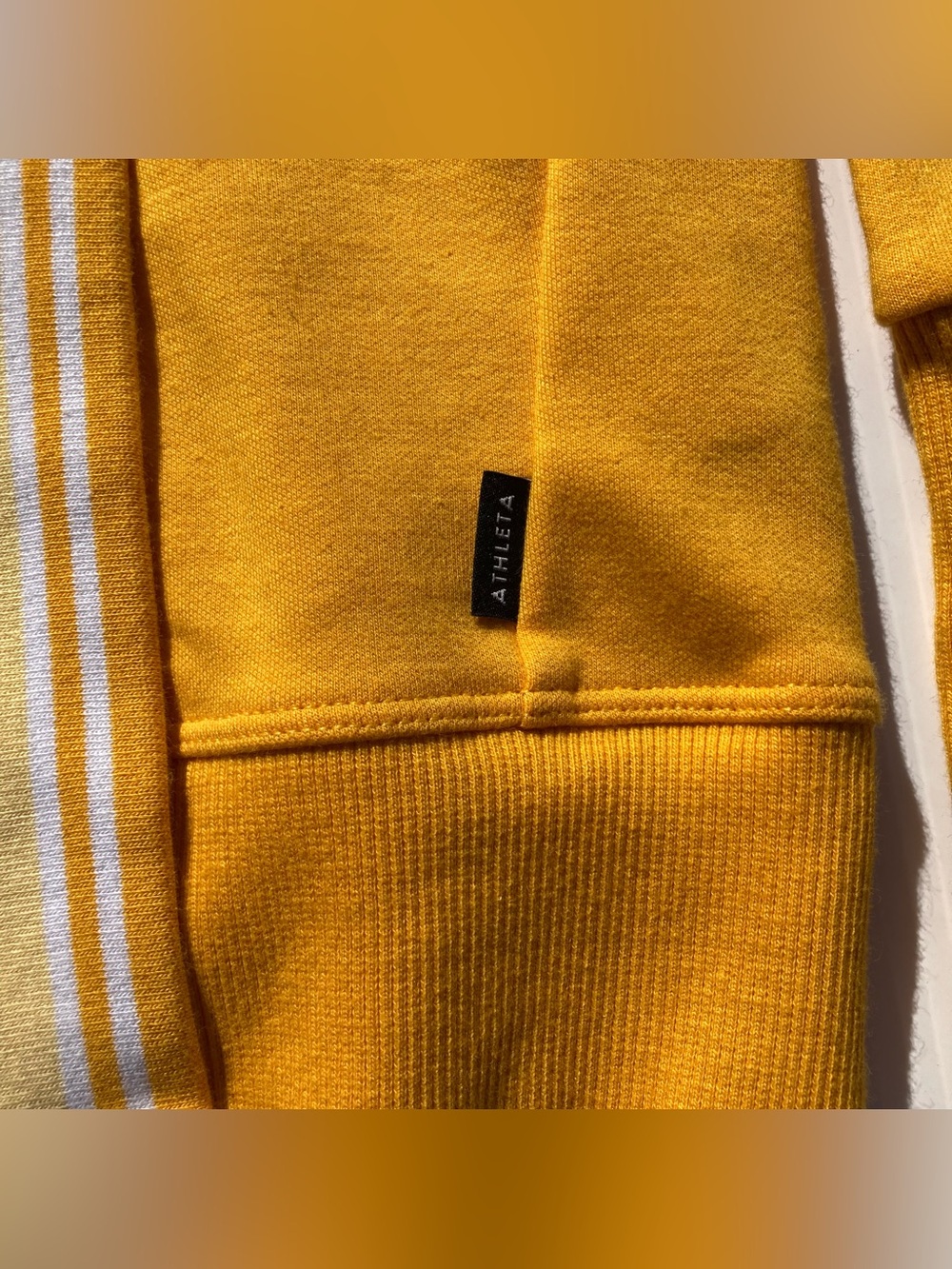 Athleta Triumph Game Point Sweatshirt Yellow Size Medium Women’s - Picture 5 of 8